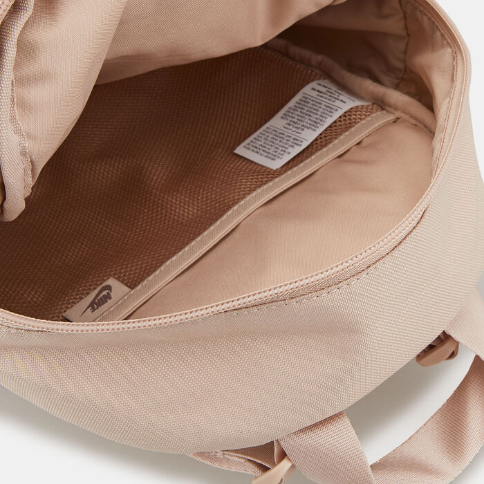 نايكي سبورتسوير فوتشورا 365 حقيبة الظهر ميني للنساء (6 لتر) بيج image number 3