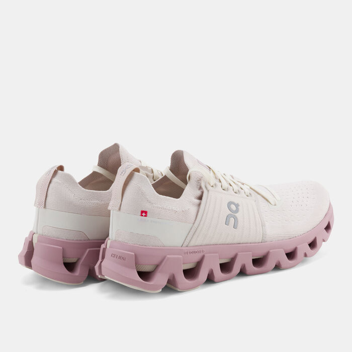 اون حذاء الجري كلاود سويفت 4 للنساء بيج image number 2