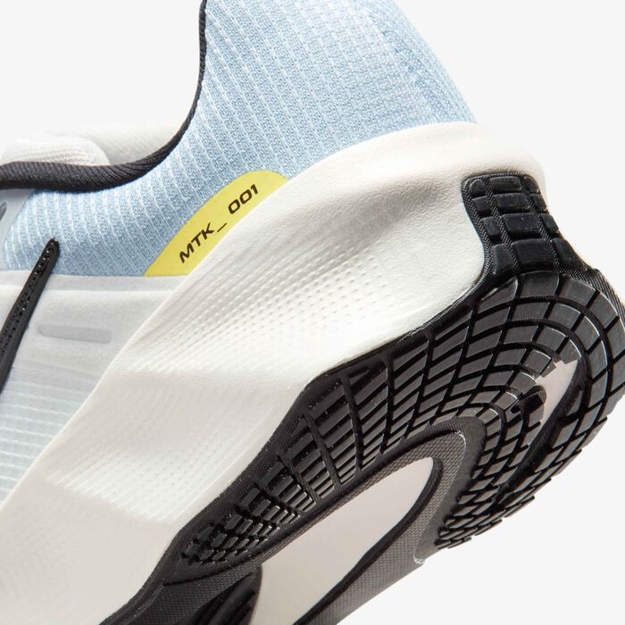 نايكي حذاء مترو تك للنساء أبيض image number 7