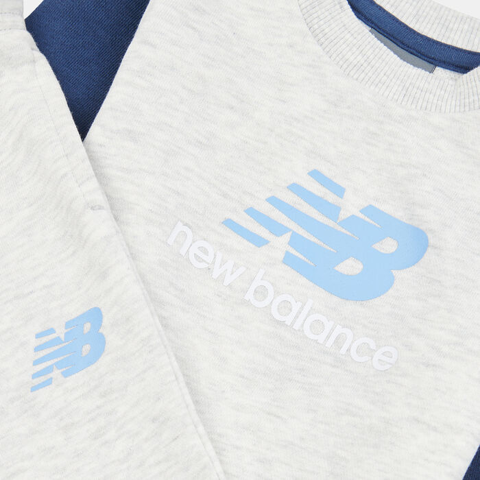 نيو بالانس طقم تيشيرت وبنطال رياضي للأطفال رمادي image number 2