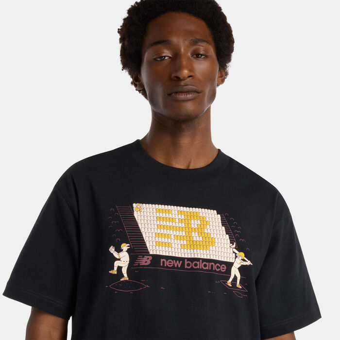 نيو بالانس تيشيرت ستاندز جرافيك للرجال أسود image number 2