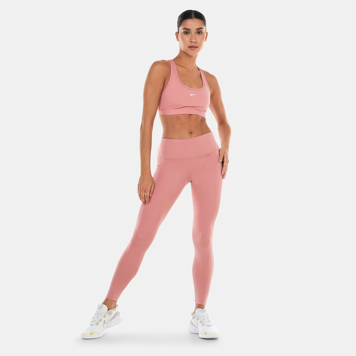 نايكي صدرية رياضية للتمرين سووش لايت-سابورت للنساء وردي image number 2