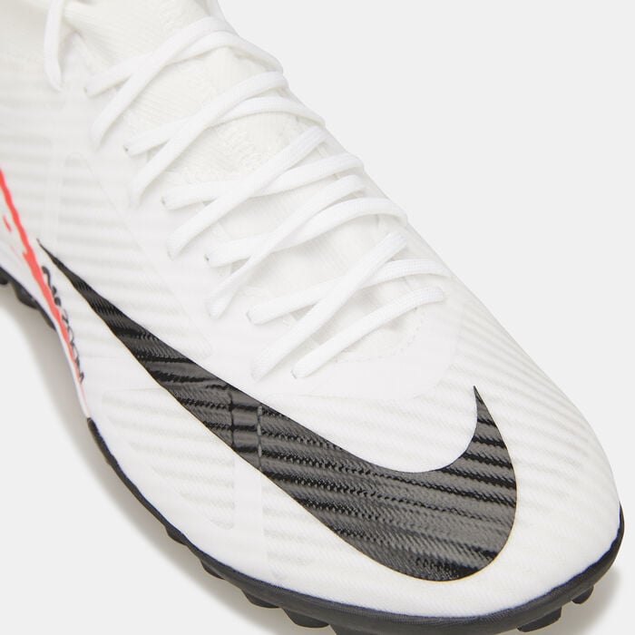 نايكي حذاء كرة القدم ميركوريال سوبرفلاي 9 اكاديمي لملاعب العشب الصناعي للرجال أبيض image number 4