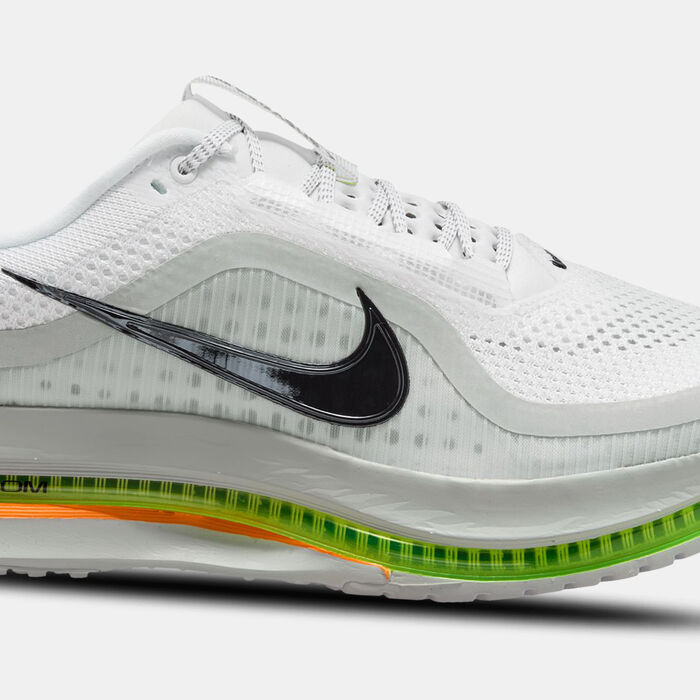 نايكي حذاء الجري بيجيساس بريميوم رود للرجال أبيض image number 2