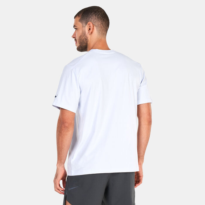 نايكي تراك كلوب تيشيرت دراي-فت شورت-سليف رانينج للرجال رمادي image number 1