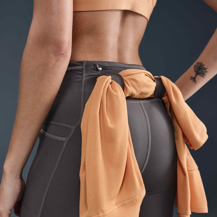 نايكي ليقنز الجري تريل دراي-فت 8/7 للنساء رمادي image number 5