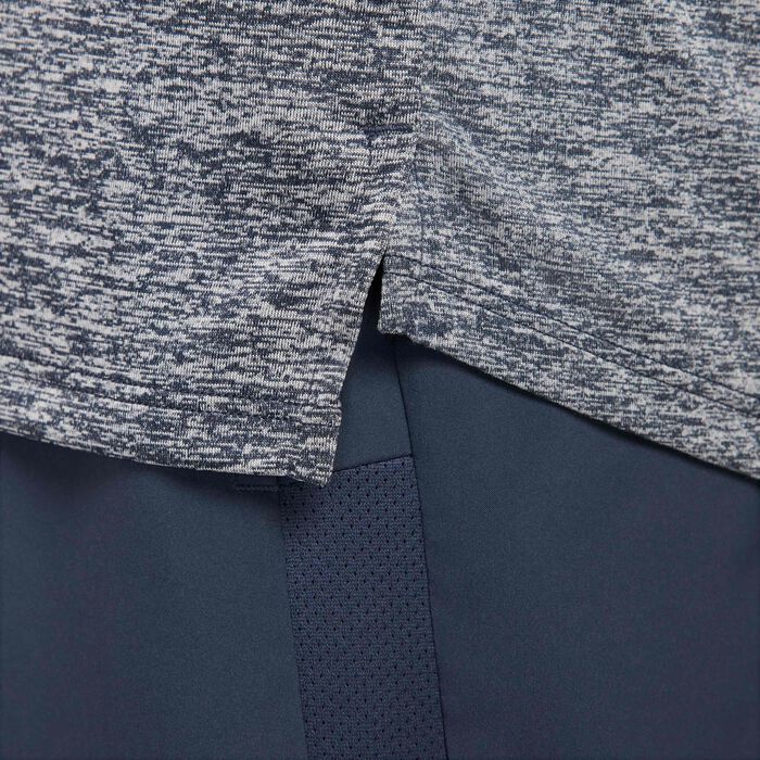 نايكي تيشيرت بلا أكمام للجري سترايد دراي-فت ADV للرجال رمادي image number 3