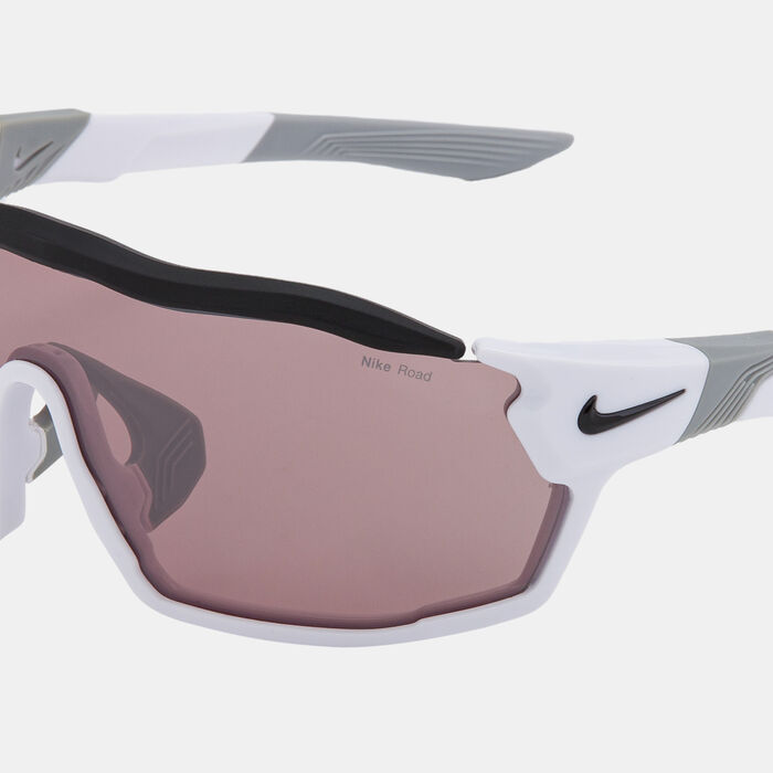 نايكي نظارات شمسية شو X رش أبيض image number 2