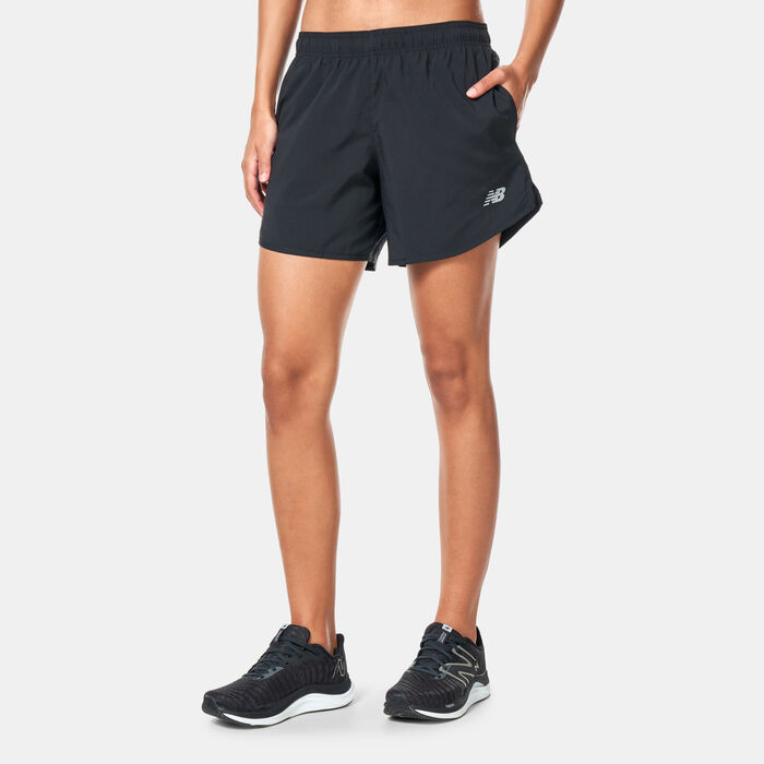 نيو بالانس شورت سبورت إسينشالز للنساء أسود image number 0