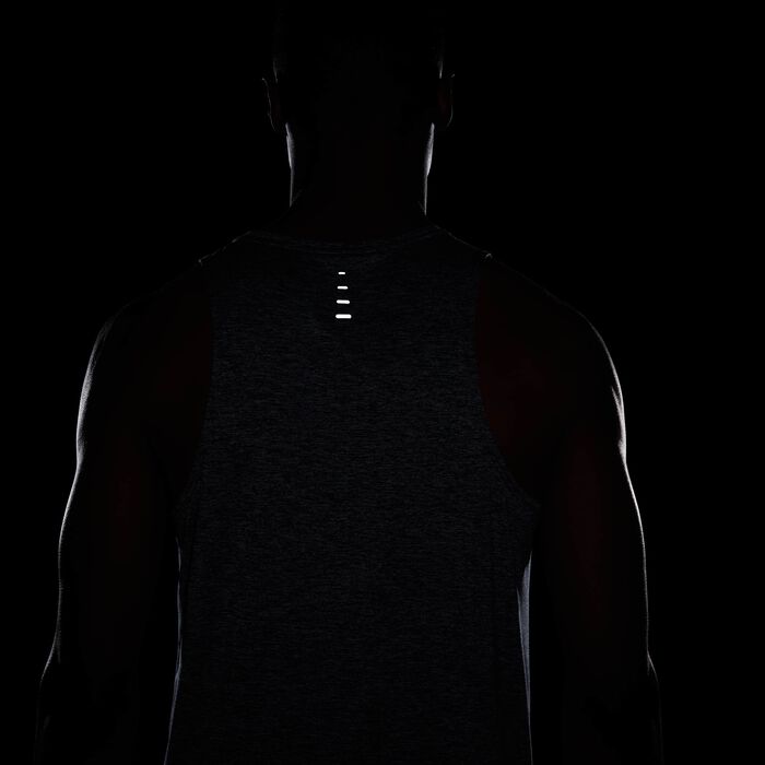 نايكي تيشيرت بلا أكمام للجري سترايد دراي-فت ADV للرجال رمادي image number 6