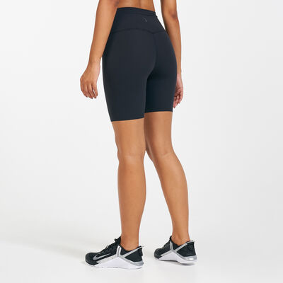 نايكي شورت يوجا لوكس 7-إنش للنساء أسود