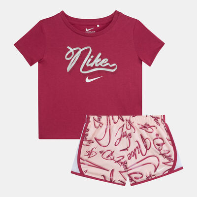 نايكي طقم تيشيرت وشورت إسينشالز أول أوفر برنت تيمبو للأطفال أحمر